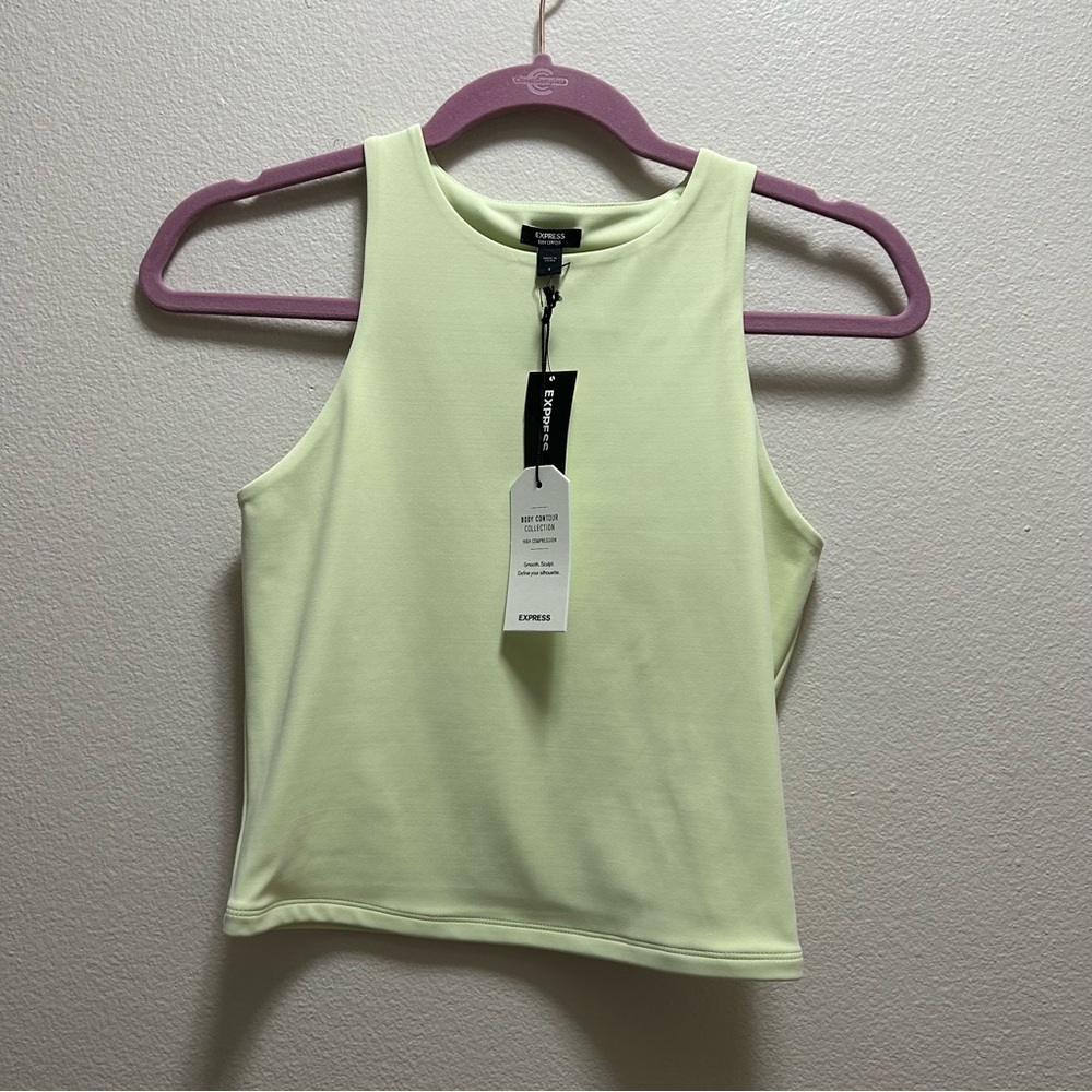 Body contour tank